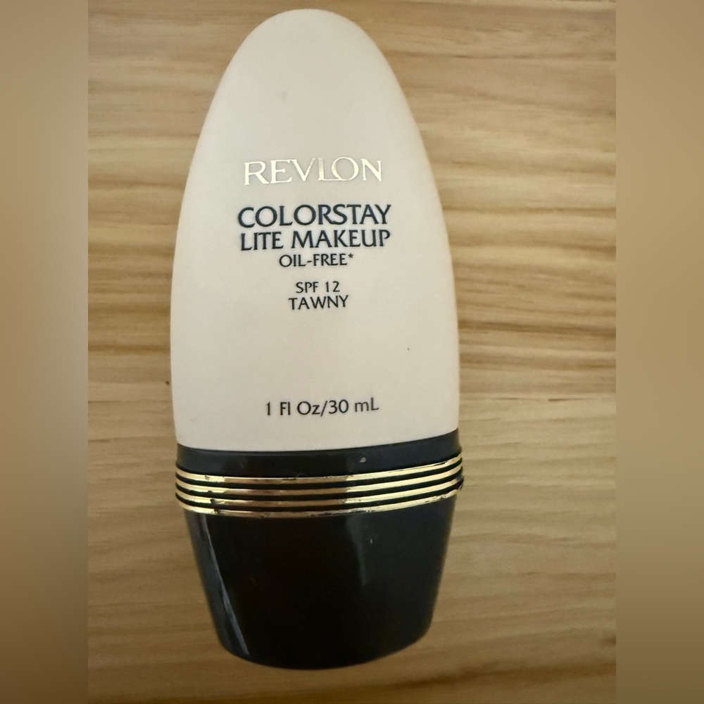Revlon ColorStay Lite Makeup Oil-Free SPF 12 Tawny – Unopened – No Box